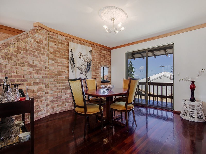 4 Ernest Street, Safety Bay WA 6169