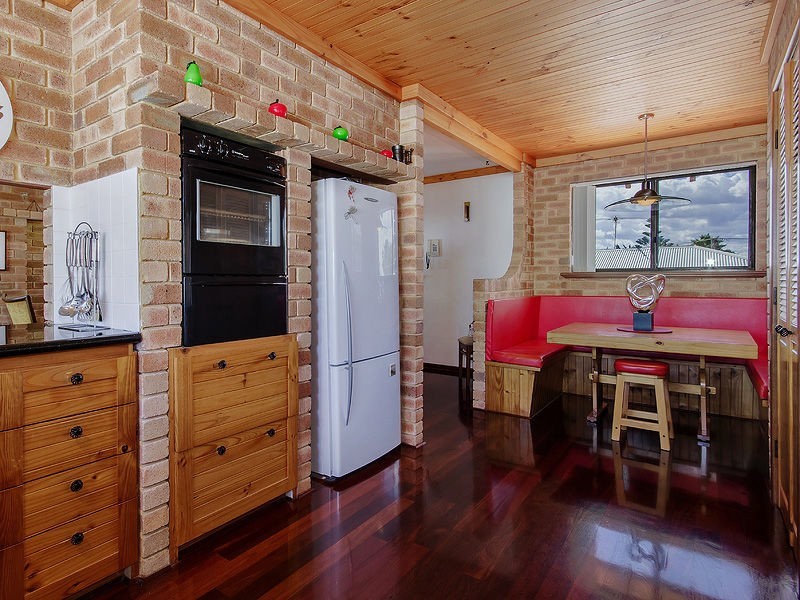 4 Ernest Street, Safety Bay WA 6169