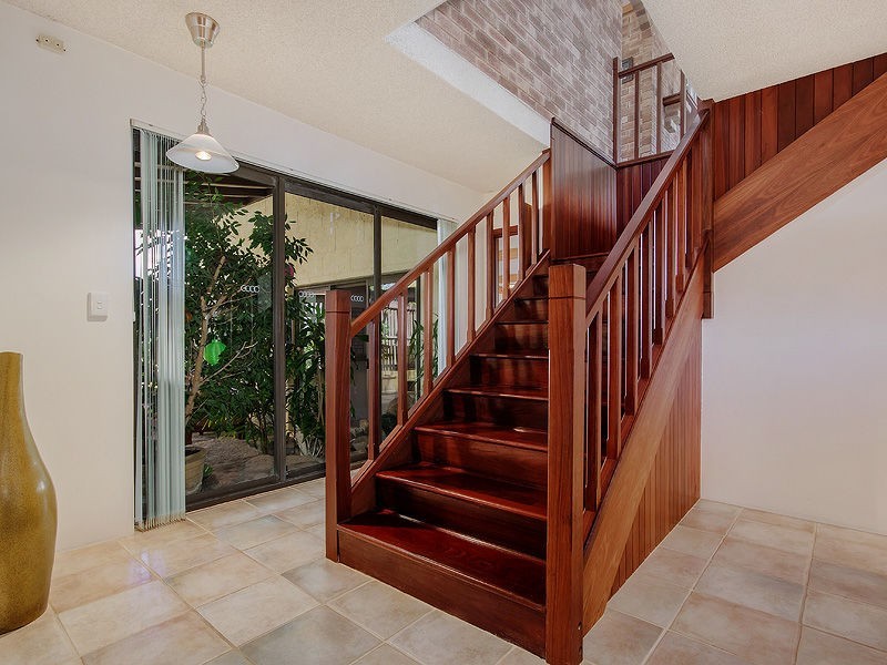 4 Ernest Street, Safety Bay WA 6169