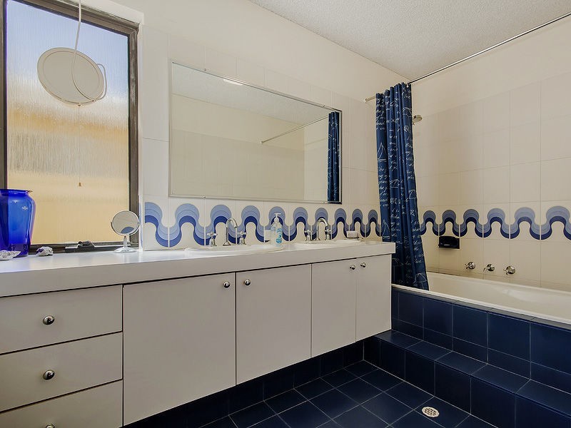 4 Ernest Street, Safety Bay WA 6169