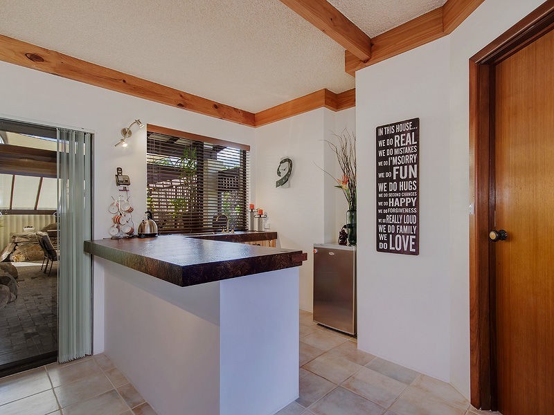 4 Ernest Street, Safety Bay WA 6169