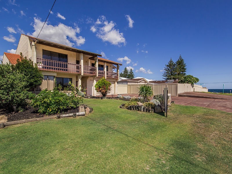 4 Ernest Street, Safety Bay WA 6169