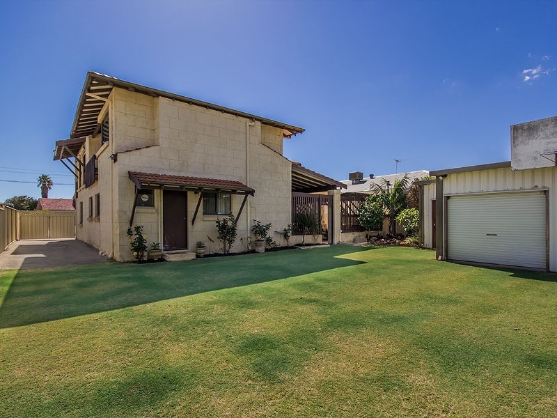 4 Ernest Street, Safety Bay WA 6169