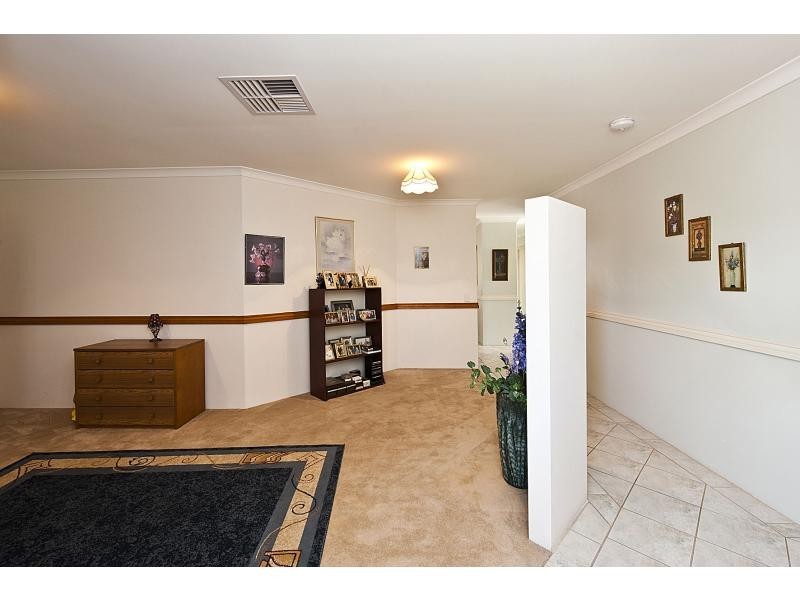 16 Sarah Ann Crescent, Warnbro WA 6169