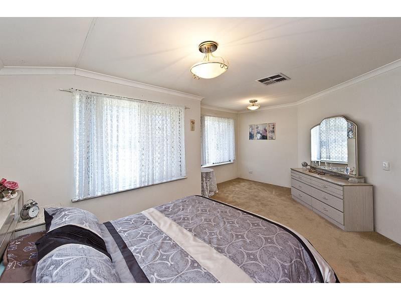 16 Sarah Ann Crescent, Warnbro WA 6169