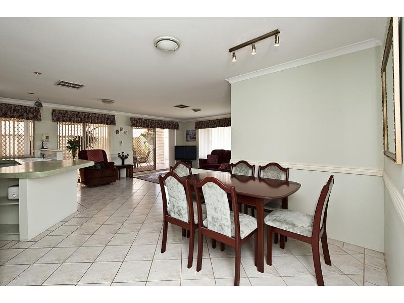 16 Sarah Ann Crescent, Warnbro WA 6169