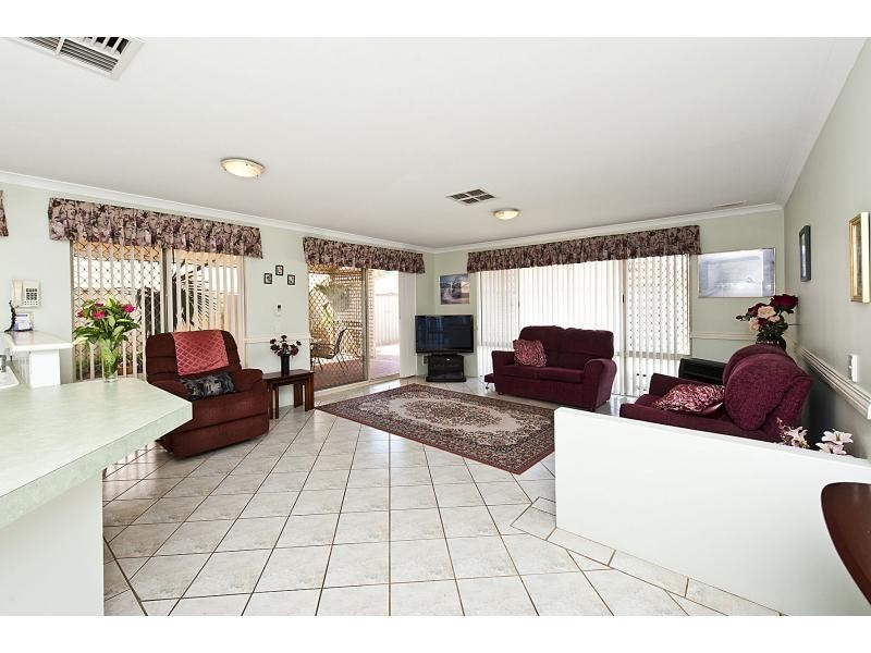 16 Sarah Ann Crescent, Warnbro WA 6169