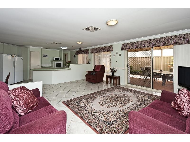 16 Sarah Ann Crescent, Warnbro WA 6169