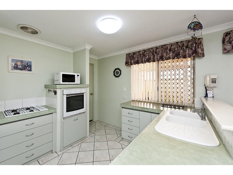 16 Sarah Ann Crescent, Warnbro WA 6169