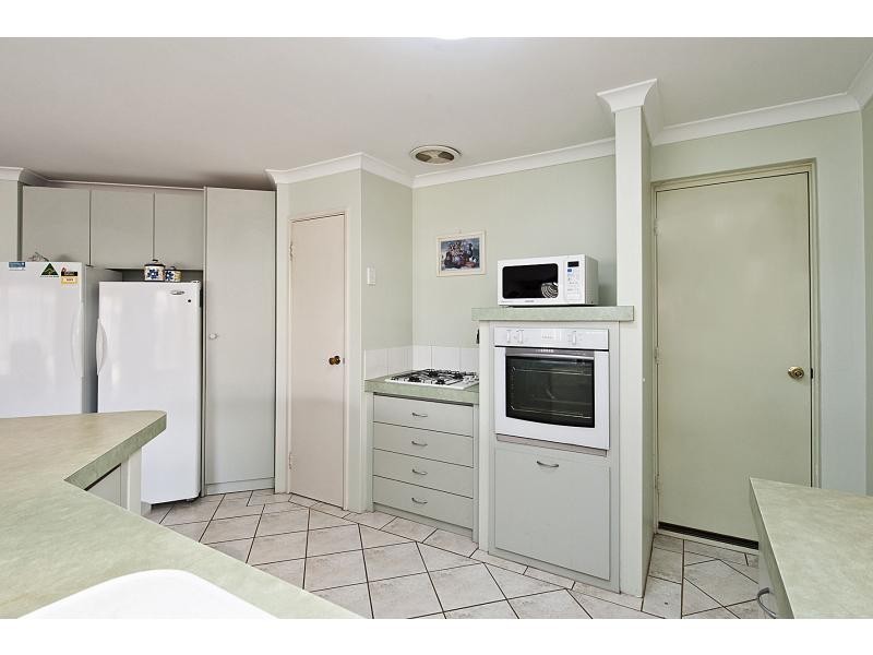 16 Sarah Ann Crescent, Warnbro WA 6169