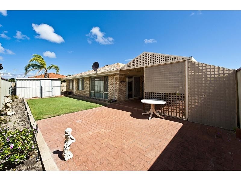 16 Sarah Ann Crescent, Warnbro WA 6169