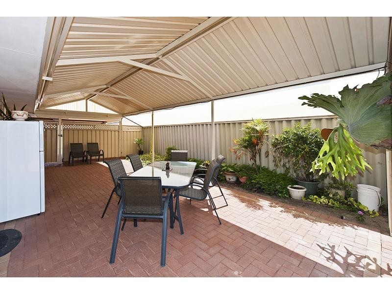 16 Sarah Ann Crescent, Warnbro WA 6169