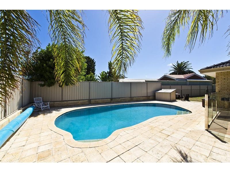 41 Janet Road, Safety Bay WA 6169