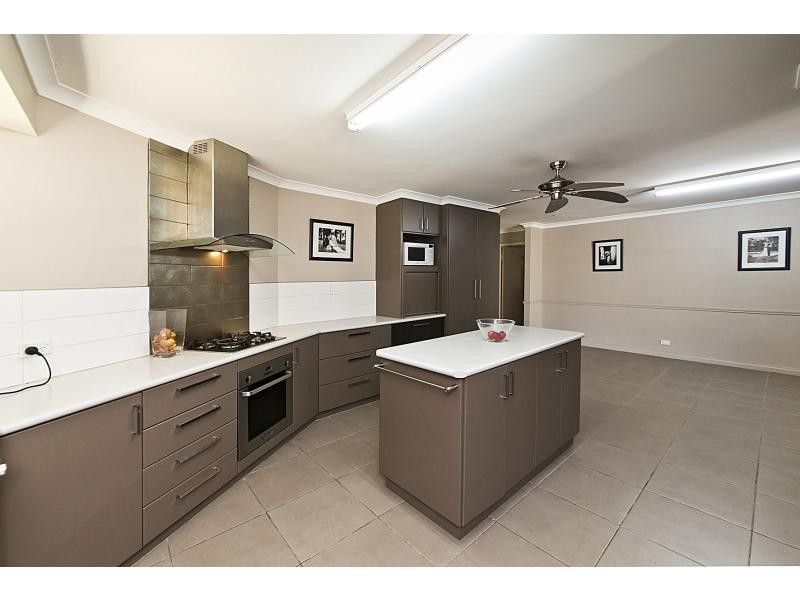 41 Janet Road, Safety Bay WA 6169