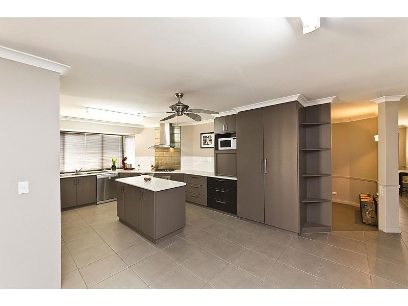 41 Janet Road, Safety Bay WA 6169