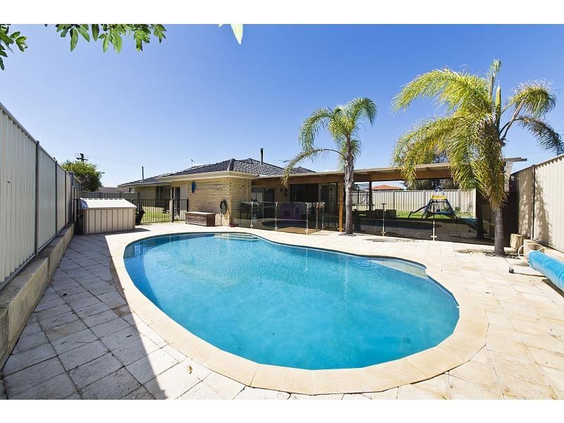 41 Janet Road, Safety Bay WA 6169