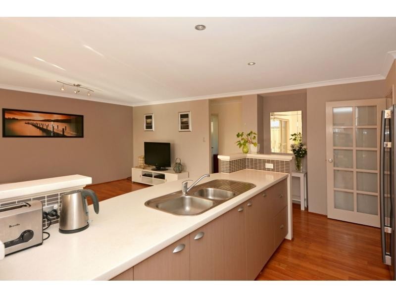 21 Shelburne Gardens, Ridgewood WA 6030