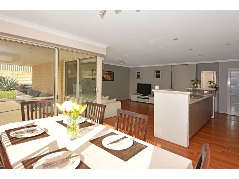 21 Shelburne Gardens, Ridgewood WA 6030