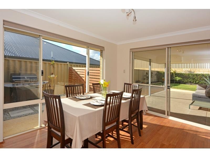 21 Shelburne Gardens, Ridgewood WA 6030