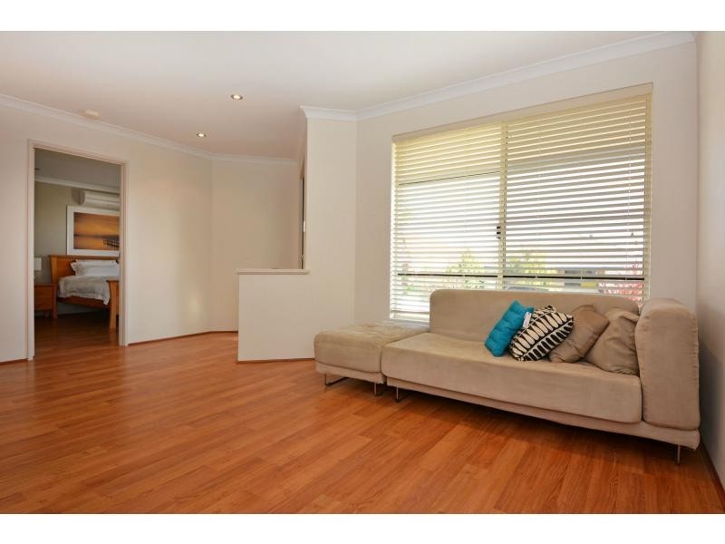 21 Shelburne Gardens, Ridgewood WA 6030
