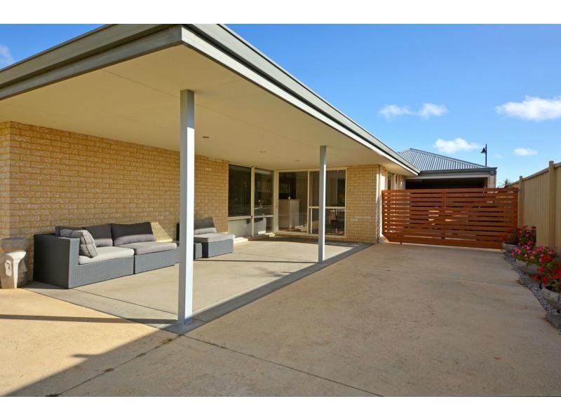 21 Shelburne Gardens, Ridgewood WA 6030