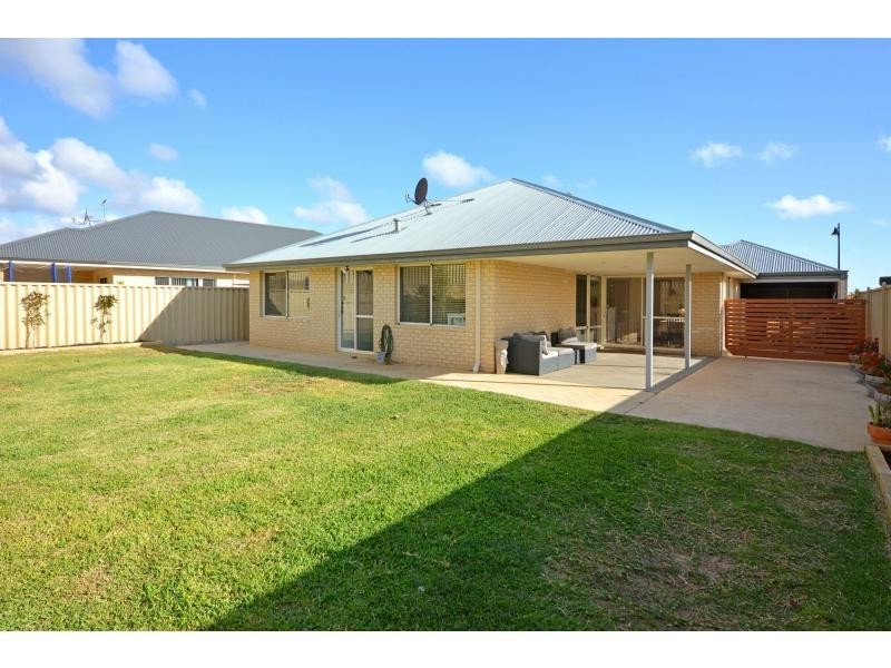 21 Shelburne Gardens, Ridgewood WA 6030