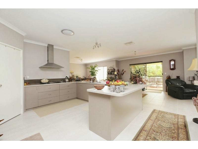 12 Baillon Pass, Harrisdale WA 6112