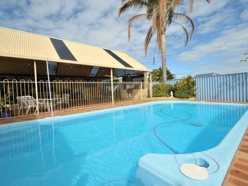 35 Pollard Way, Warnbro WA 6169