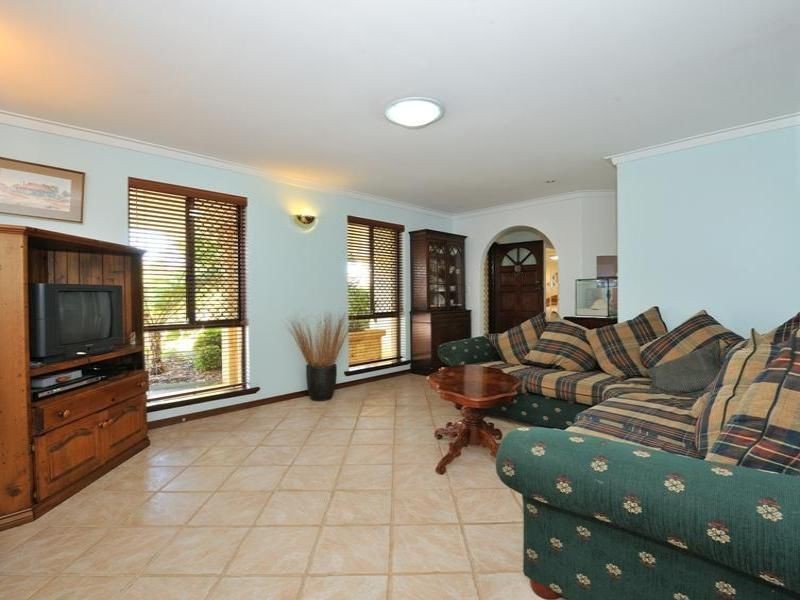 35 Pollard Way, Warnbro WA 6169