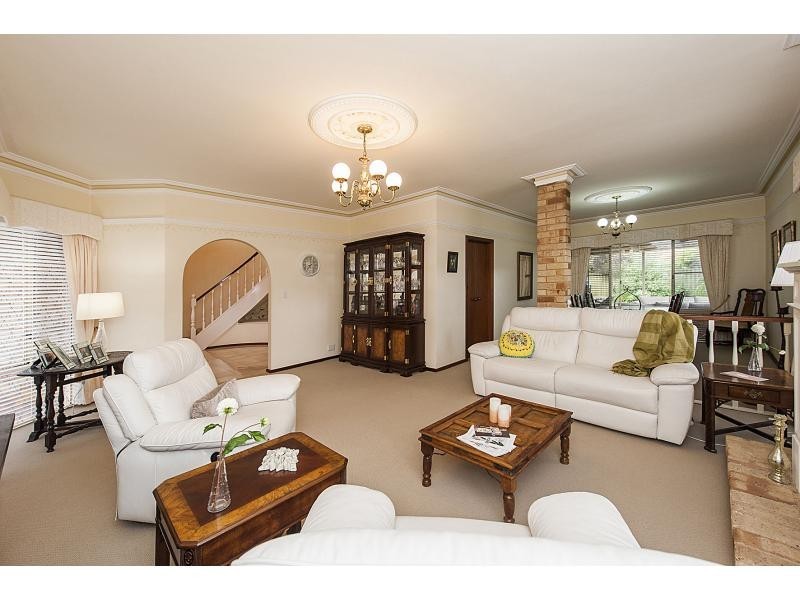 27 Donald Drive, Safety Bay WA 6169