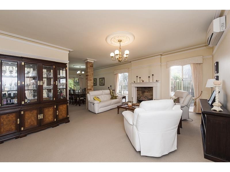 27 Donald Drive, Safety Bay WA 6169