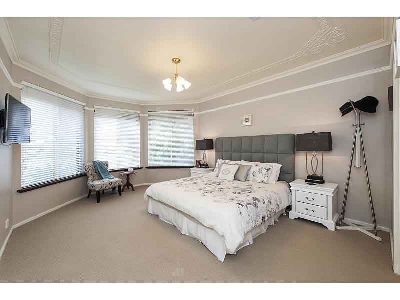 27 Donald Drive, Safety Bay WA 6169