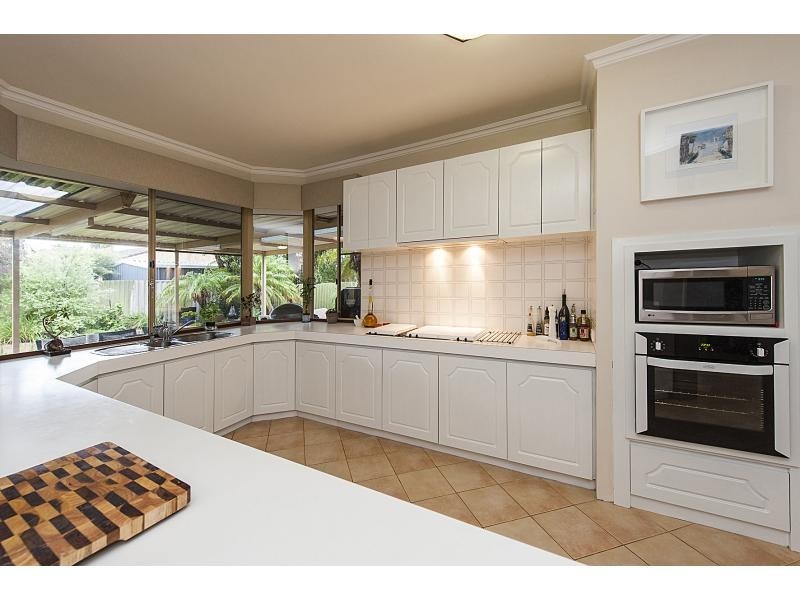 27 Donald Drive, Safety Bay WA 6169