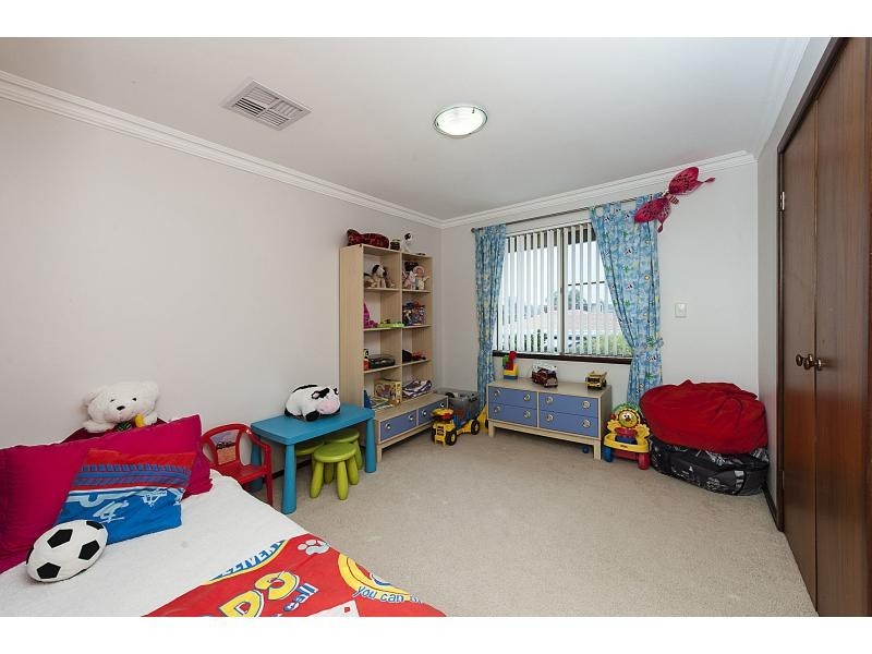 27 Donald Drive, Safety Bay WA 6169