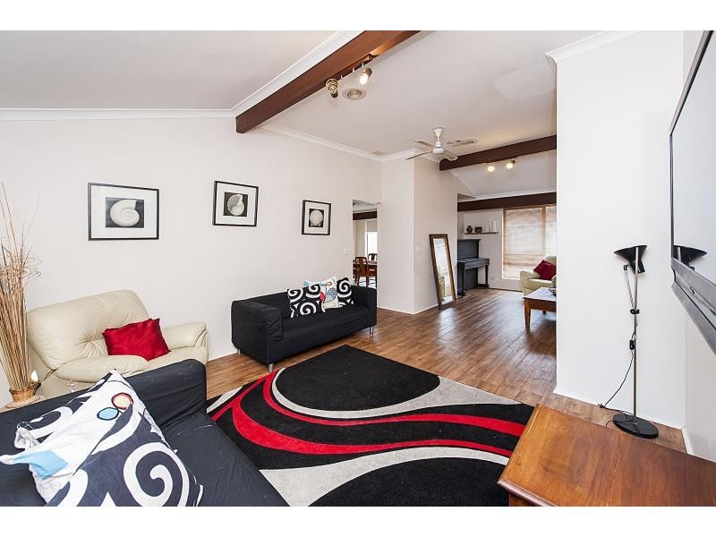 15 Leeward Close, Safety Bay WA 6169