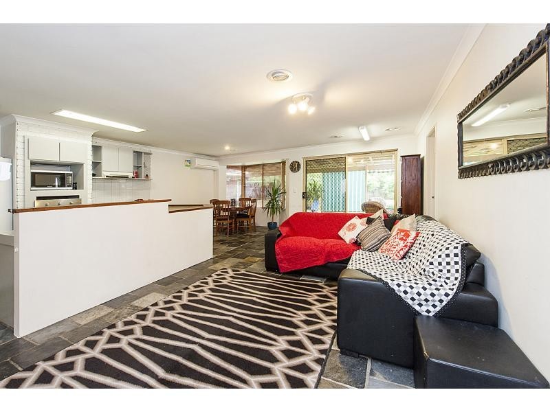 15 Leeward Close, Safety Bay WA 6169