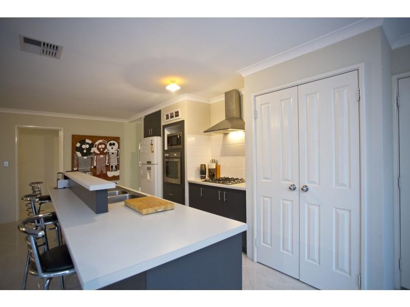 256 Adelaide Street, High Wycombe WA 6057