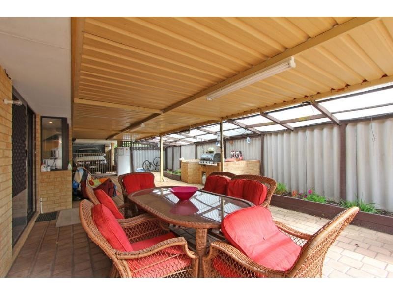 52 Cuthbertson Drive, Cooloongup WA 6168