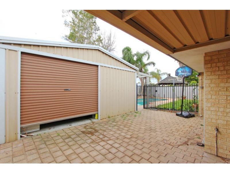 52 Cuthbertson Drive, Cooloongup WA 6168