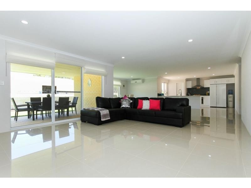 12 Seaflower Way, Gabbadah WA 6041