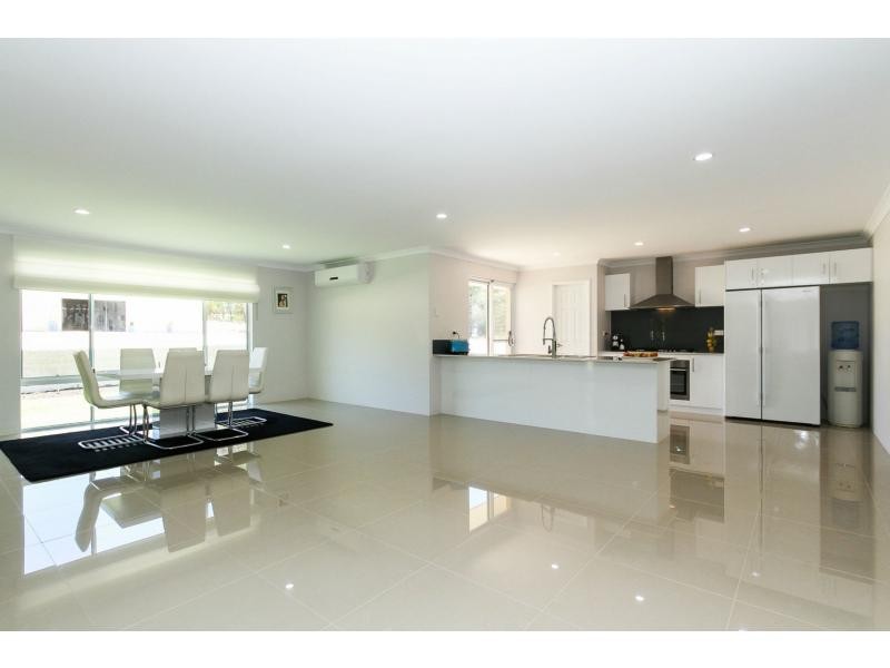 12 Seaflower Way, Gabbadah WA 6041