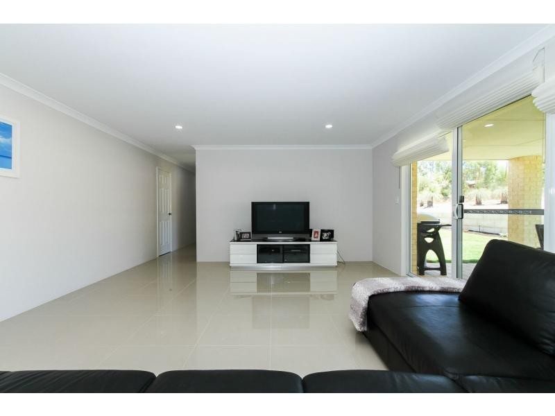 12 Seaflower Way, Gabbadah WA 6041