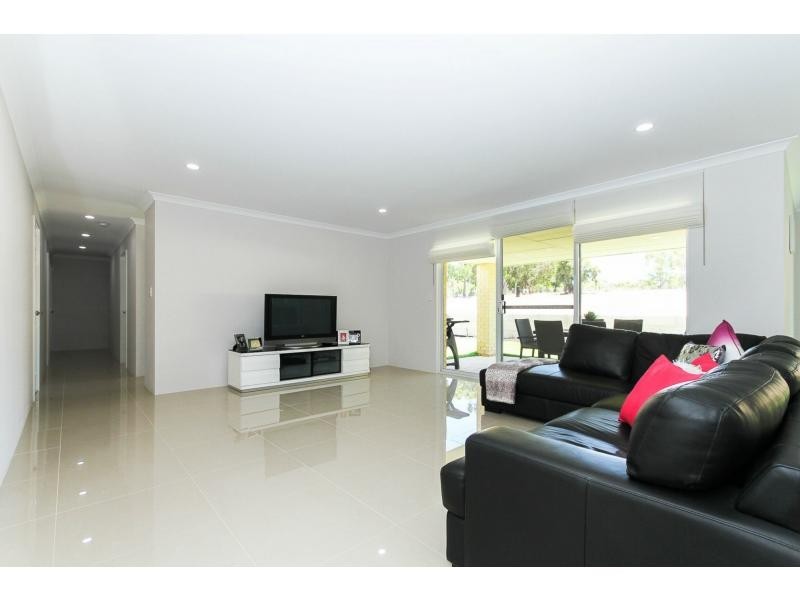 12 Seaflower Way, Gabbadah WA 6041