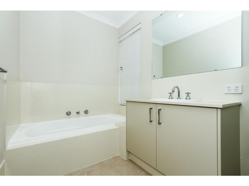 12 Seaflower Way, Gabbadah WA 6041