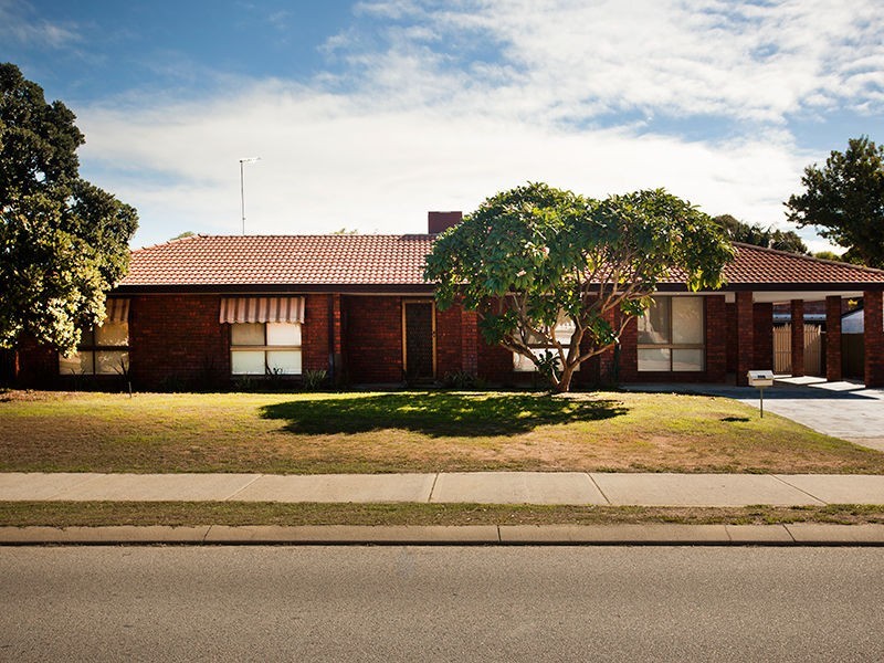 126 Fendam Street, Warnbro WA 6169