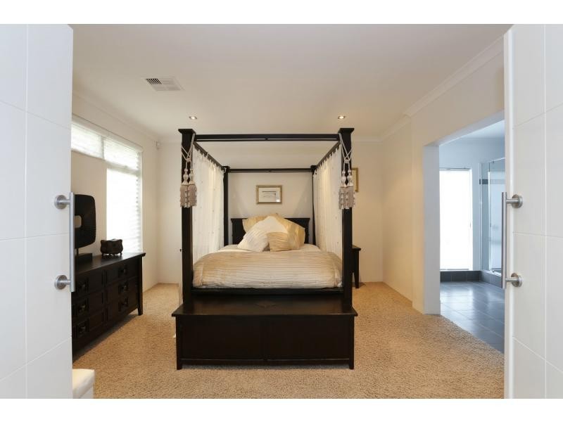 4 Spitfire Avenue, Burns Beach WA 6028