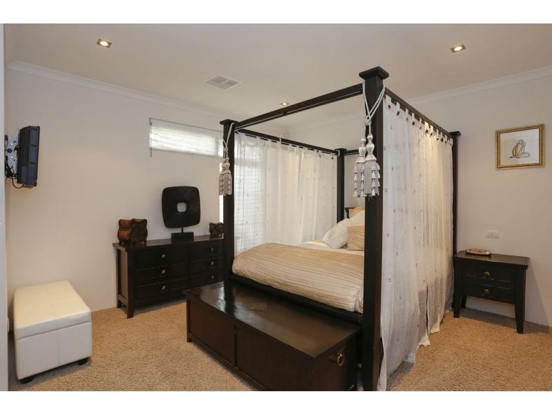 4 Spitfire Avenue, Burns Beach WA 6028