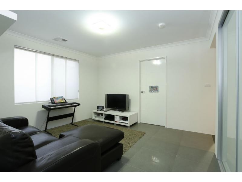 4 Spitfire Avenue, Burns Beach WA 6028