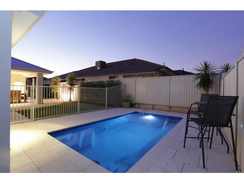 4 Spitfire Avenue, Burns Beach WA 6028