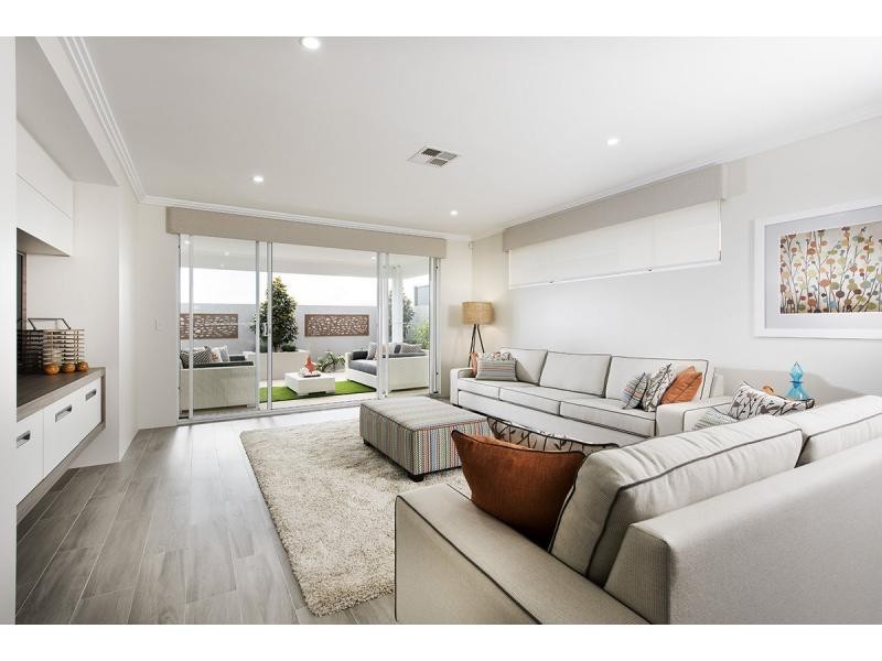 28 Midsummer Avenue, Jindalee WA 6036